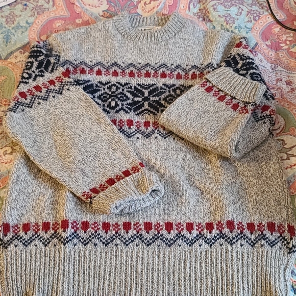 L.L. Bean Other - LL Bean sweater  men's size small
